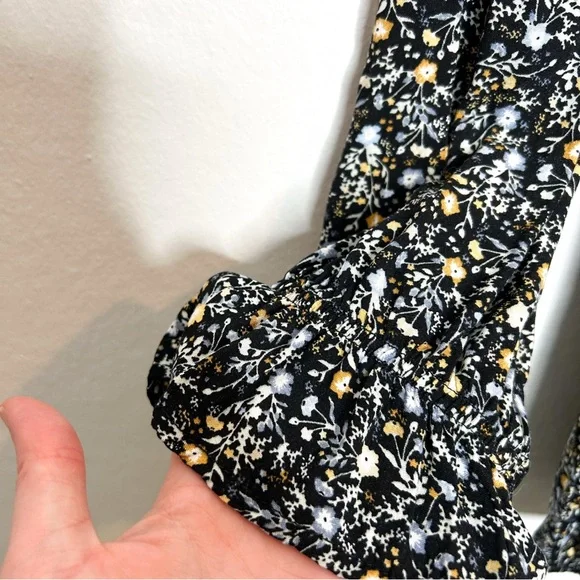 Angels Forever Young Floral Print Bell Sleeve Blouse Plus Size 1X‎ - Picture 4 of 7